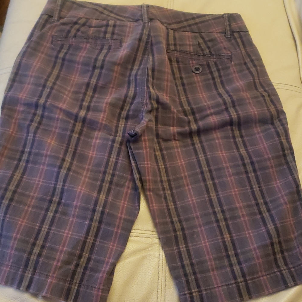 Shorts - Picture 2 of 4
